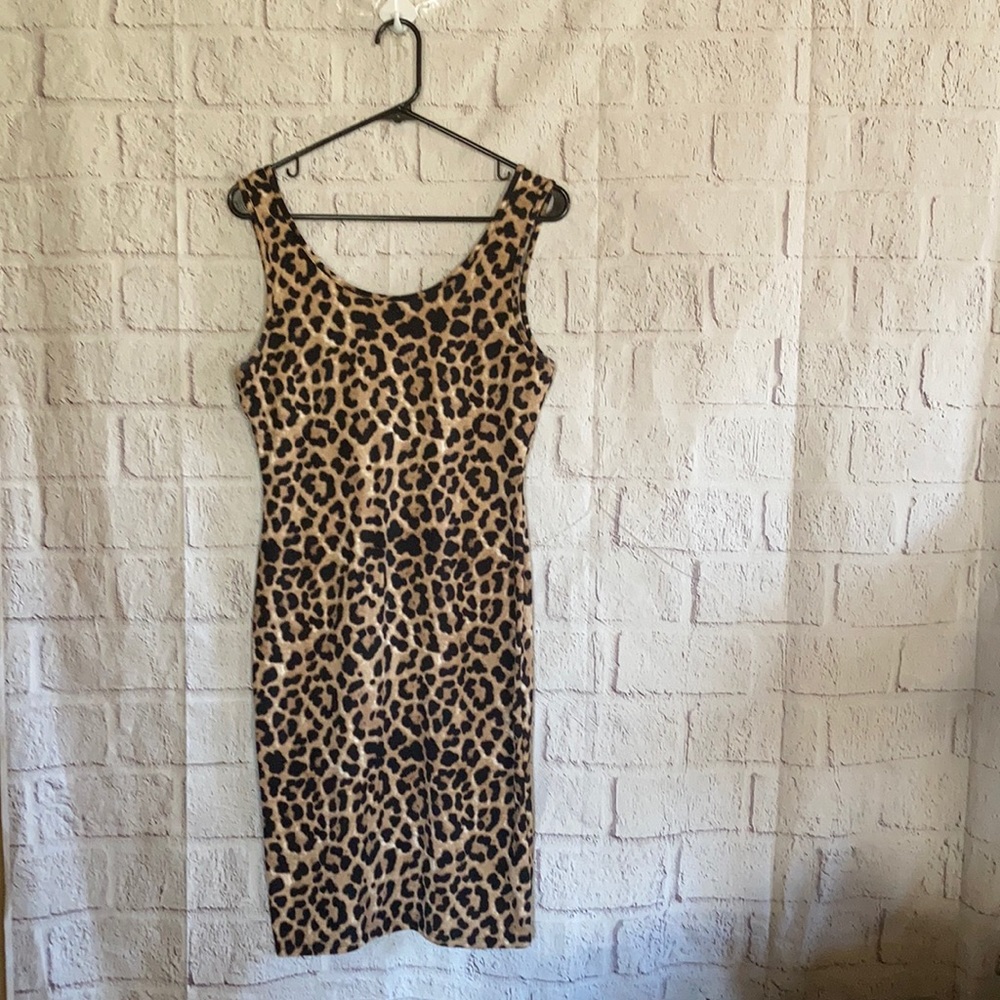 Absolutely ❤️ it !! bodycon leapard print dress L